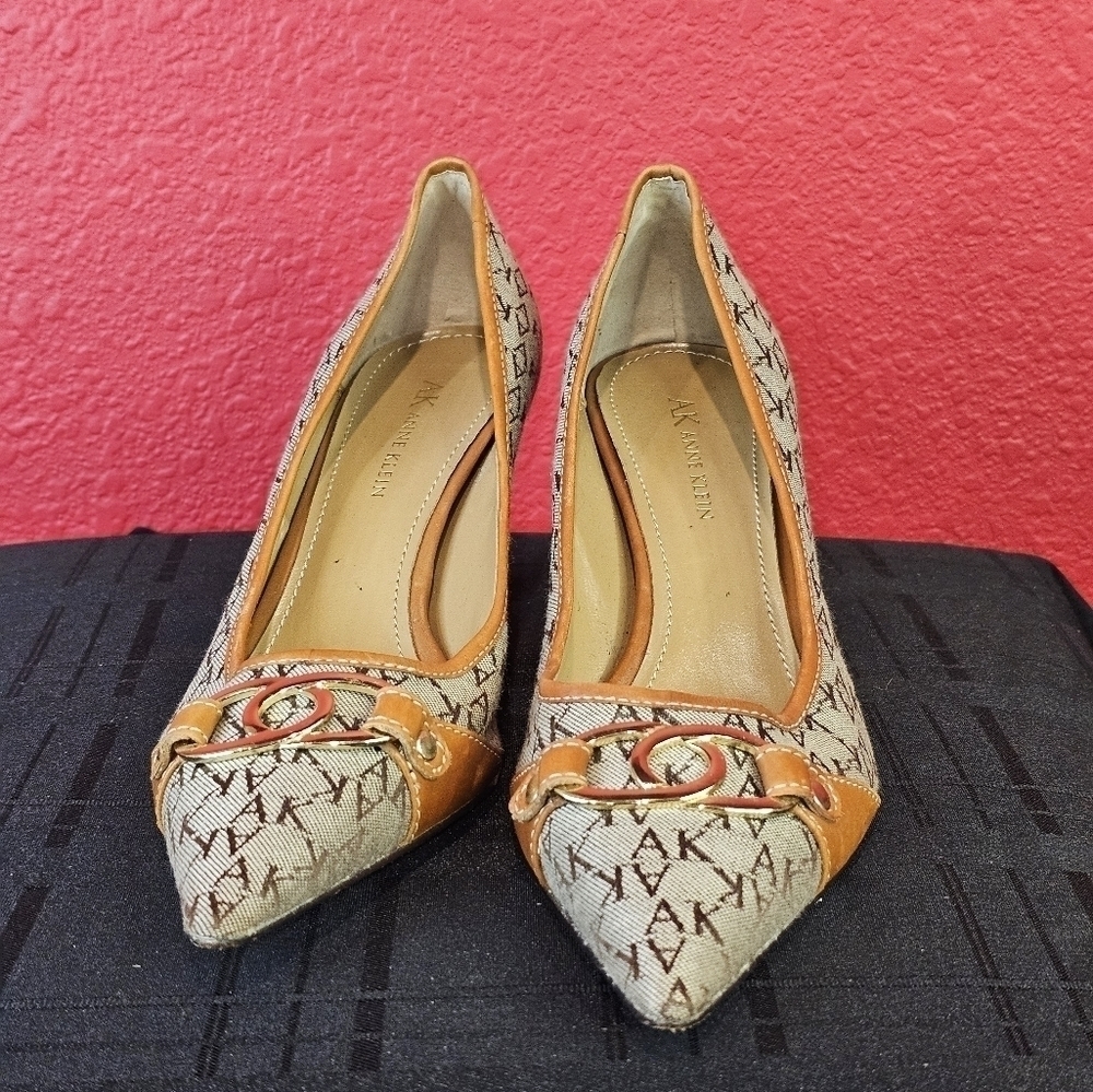 Anne Klein Pointy Toe Heels - Picture 6 of 8